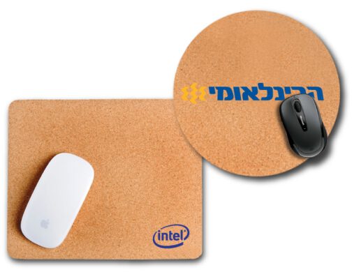 פד עכבר עשוי שעם
